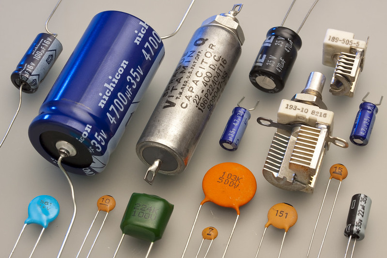 Common form factors of capacitors